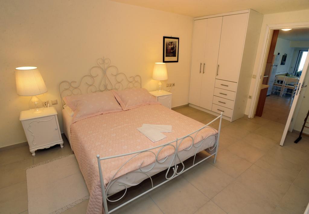 Athena Olive Grove & Estate Holiday home *